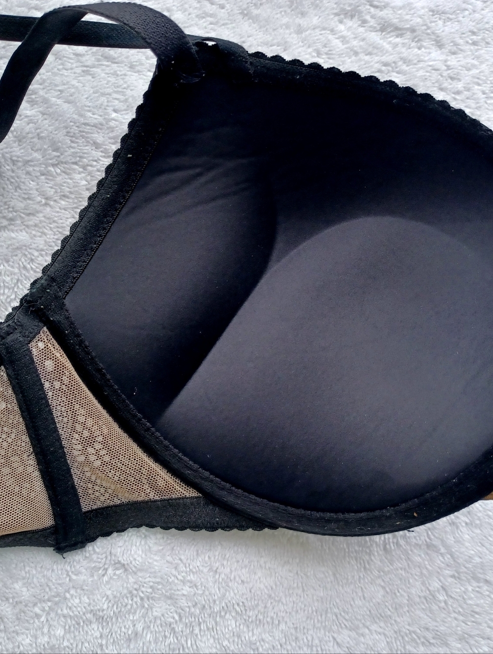 Victoria's Secret Black Lace Push-Up Bra with Nude Lining - Picture 11 of 16